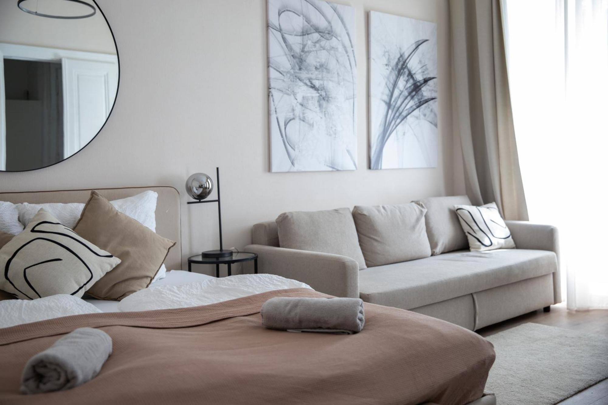 Spacious Apartment, 3 Min To U6 Metro Apartamento *