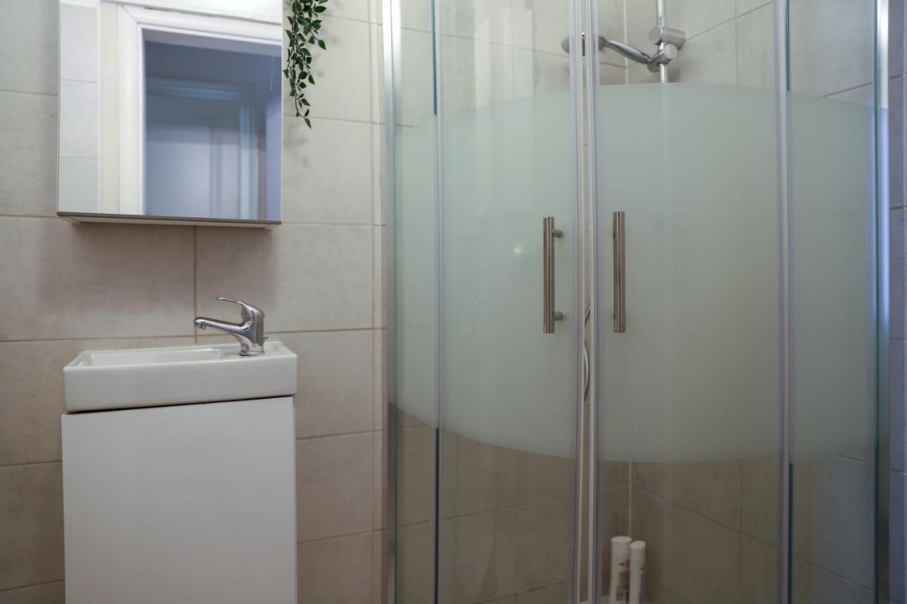 Apartamento Spacious Apartment, 3 Min To U6 Metro *