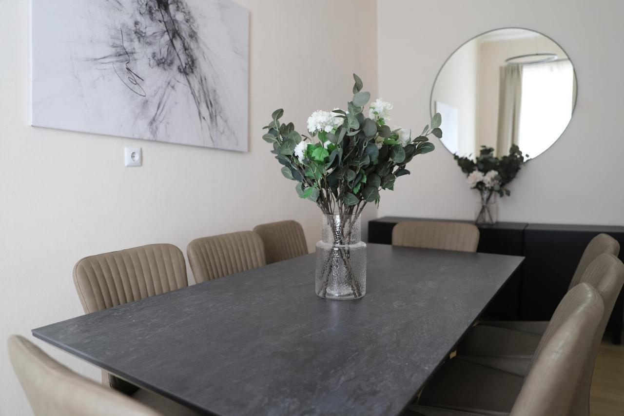 Spacious Apartment, 3 Min To U6 Metro Apartamento