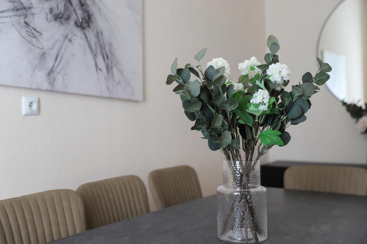 Spacious Apartment, 3 Min To U6 Metro * Viena