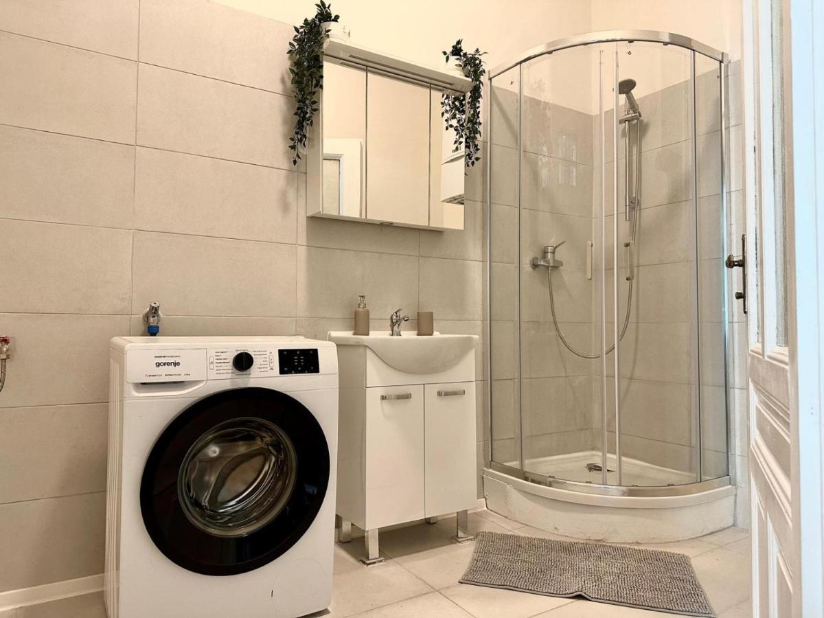 Apartamento Spacious Apartment, 3 Min To U6 Metro Viena