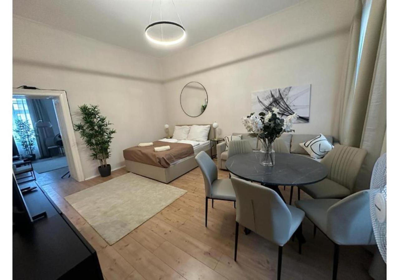 Appartement Spacious Apartment, 3 Min To U6 Metro