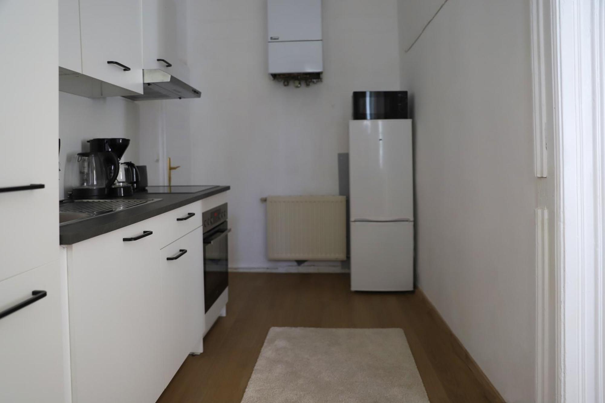 Appartement Spacious Apartment, 3 Min To U6 Metro
