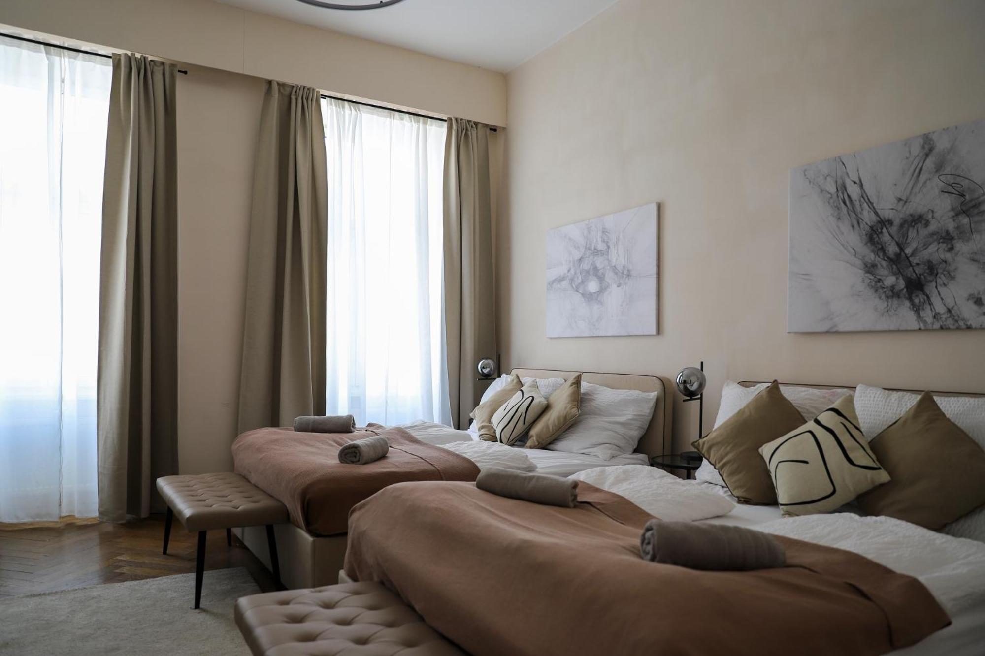 Spacious Apartment, 3 Min To U6 Metro Appartement *